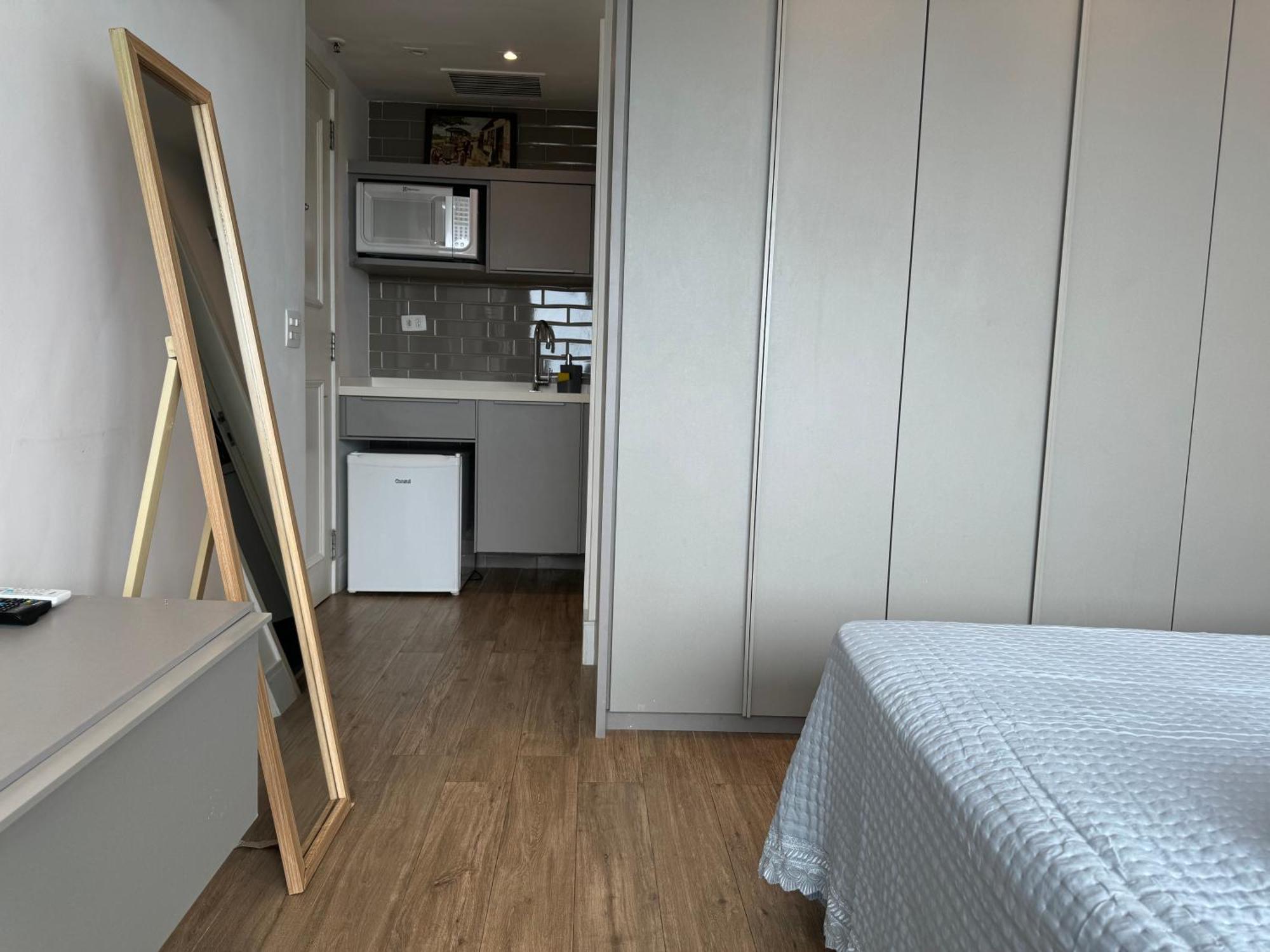 Apartamento Flat Com Vista De Cinema Da Barra Da Tijuca - 5 Min Da - Ar Condicionado, Portaria 24h, Wi-fi 500 Mbps Rio de Janeiro